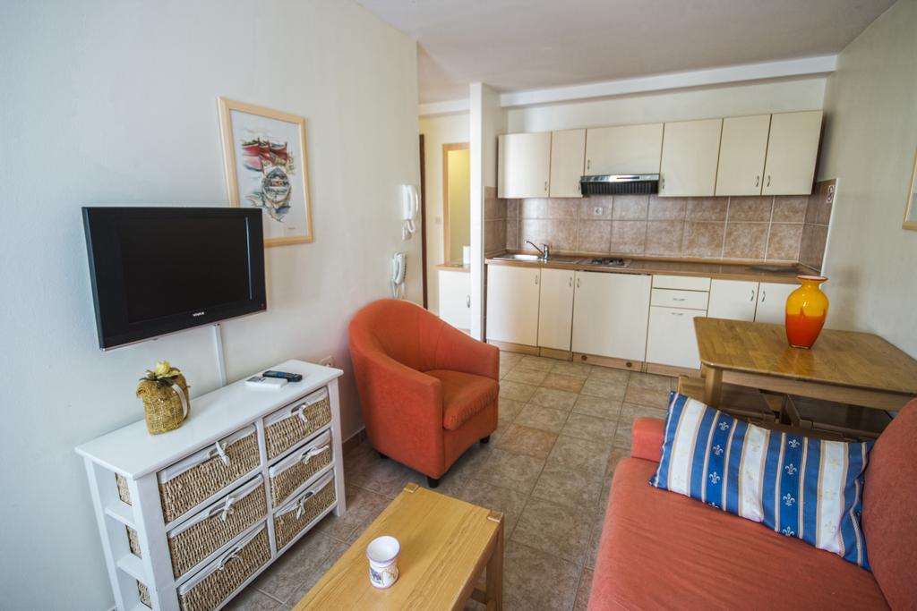 Aparthotel Castrum Novum Novigrad Istria Δωμάτιο φωτογραφία